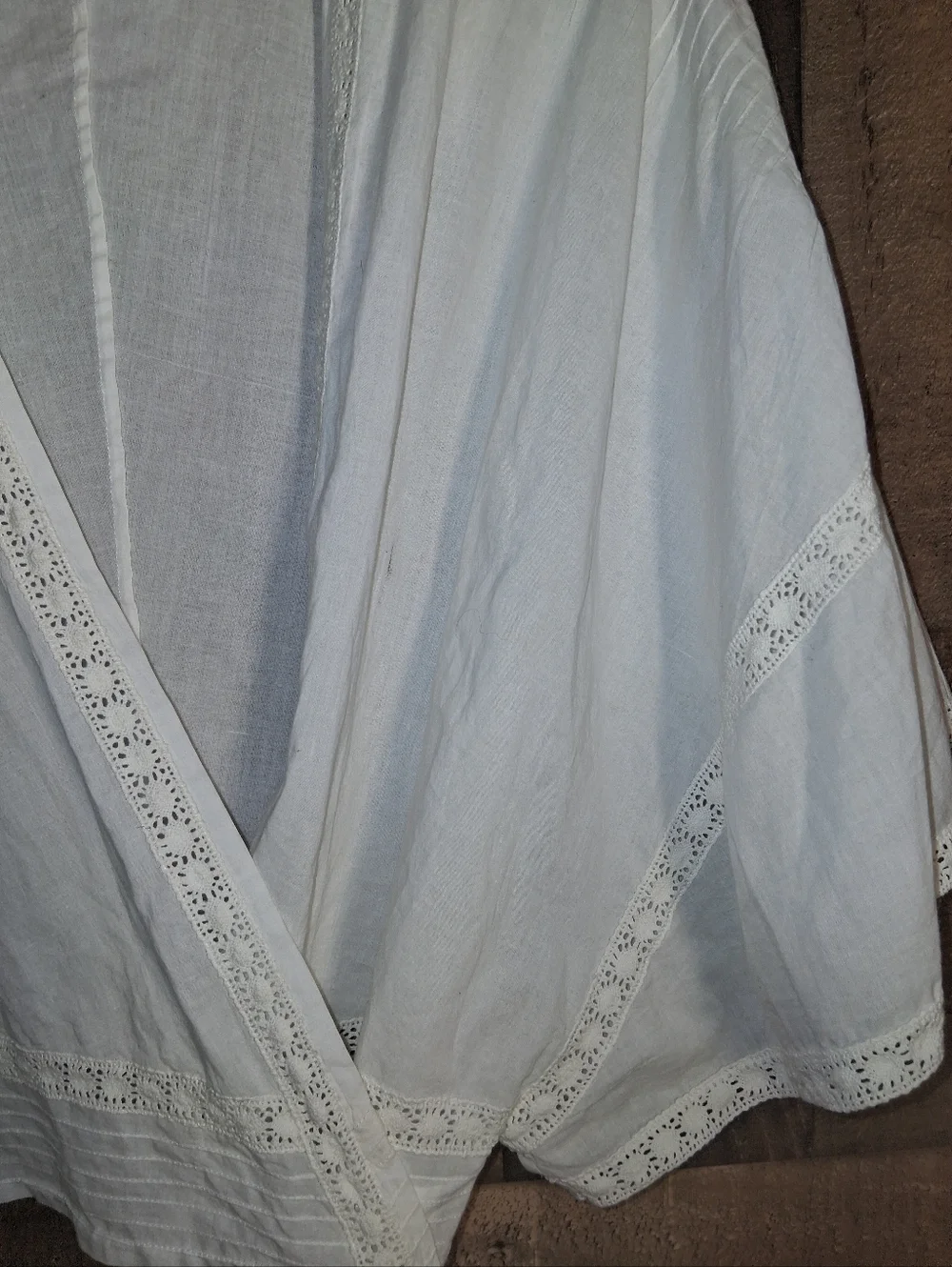 Queene and Belle White Wrap Top Size Small - Picture 7 of 8